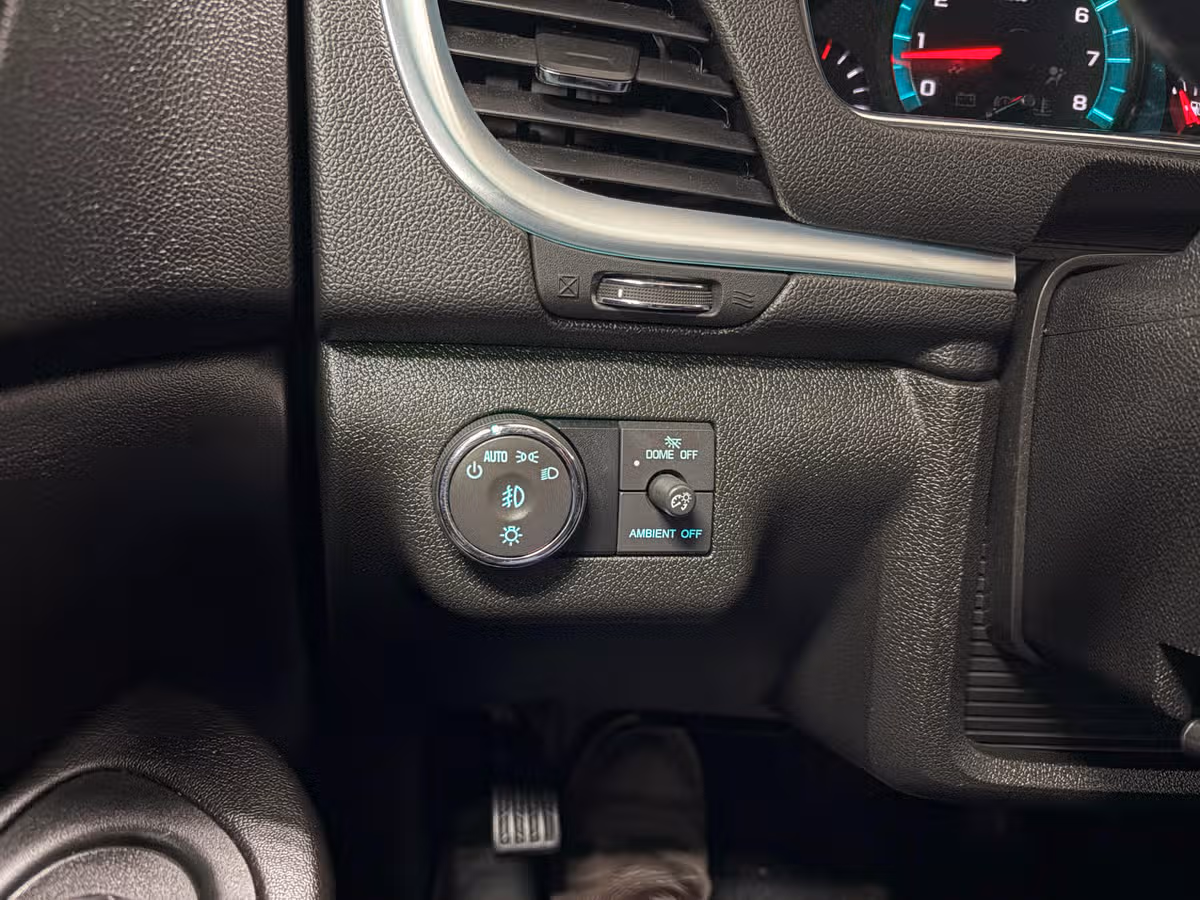 2014 Chevrolet Traverse LT Image 17