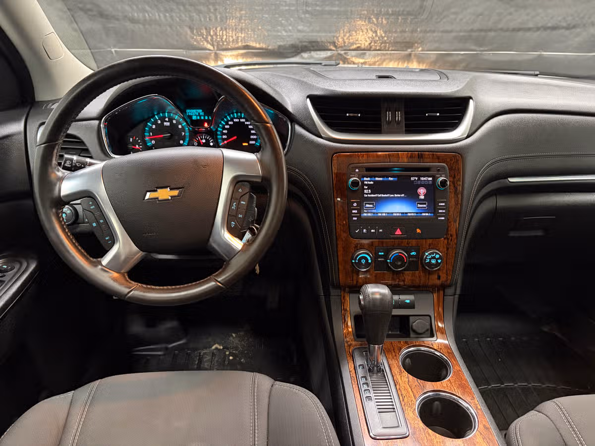 2014 Chevrolet Traverse LT Image 10