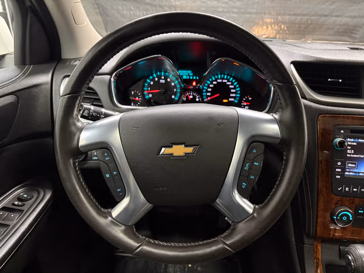 2014 Chevrolet Traverse LT Image 11