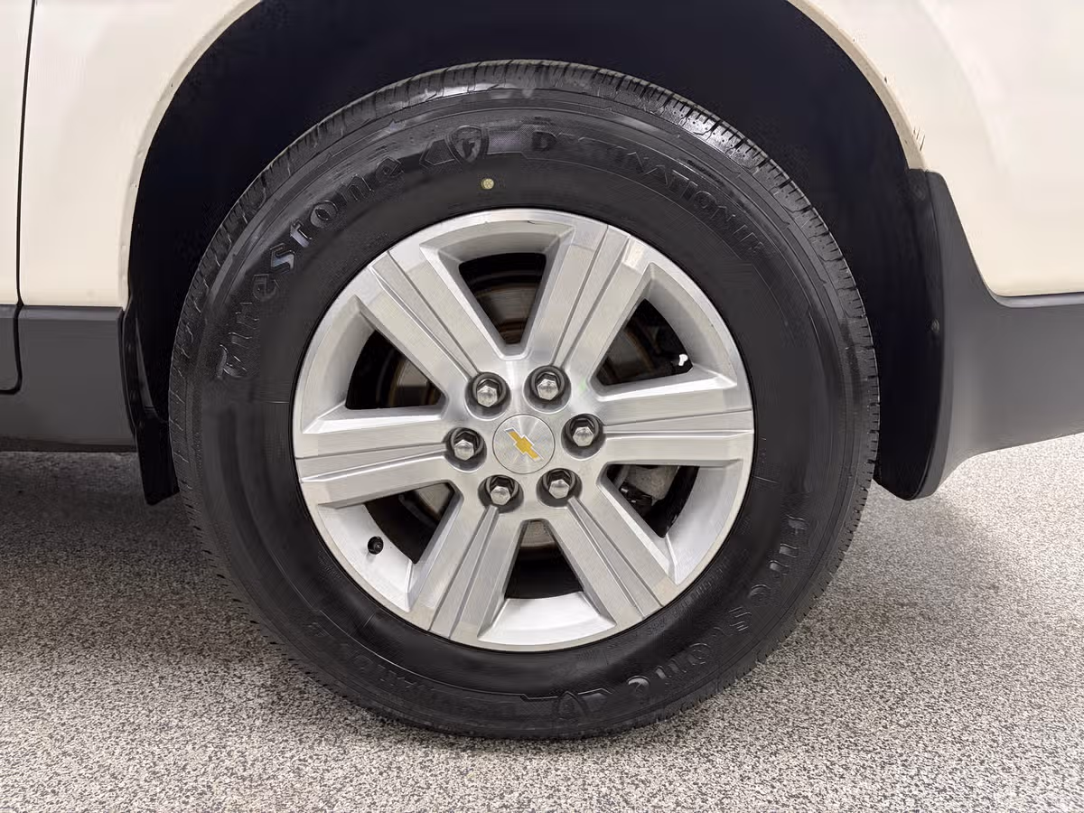 2014 Chevrolet Traverse LT Image 9