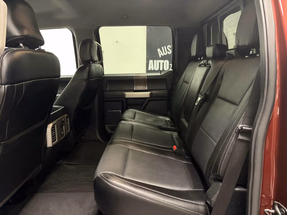 2017 Ford F-350 Super Duty Lariat Crew Cab Image 19