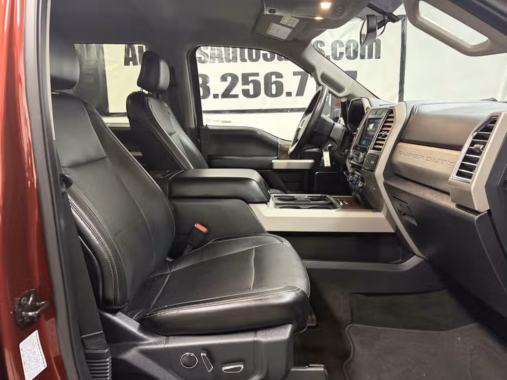2017 Ford F-350 Super Duty Lariat Crew Cab Image 22