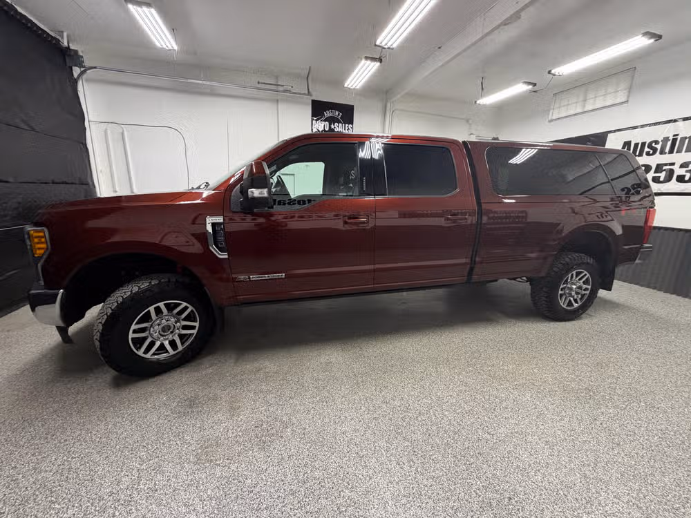 2017 Ford F-350 Super Duty Lariat Crew Cab Image 7