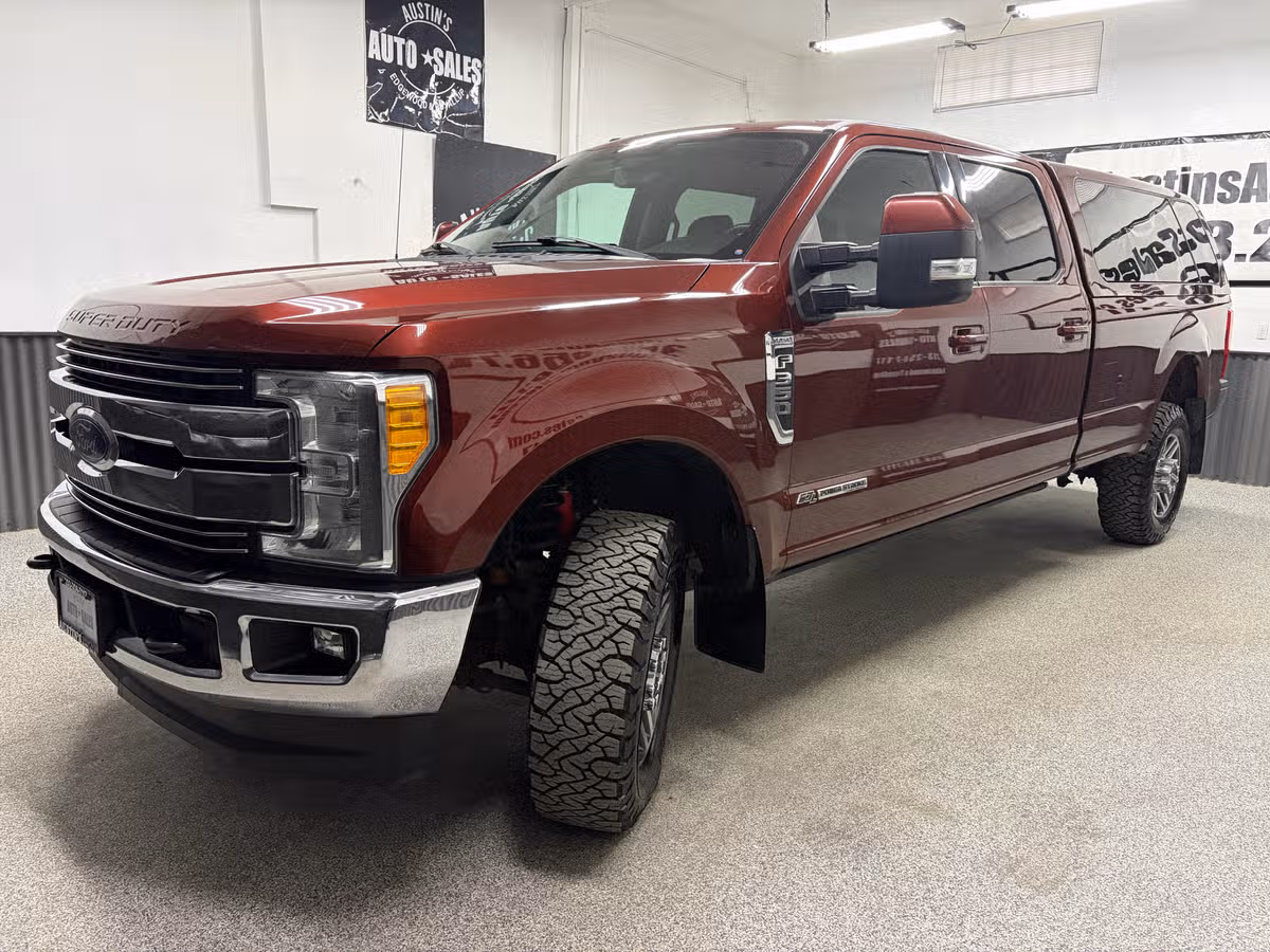 2017 Ford F-350 Super Duty Lariat Crew Cab Image 6