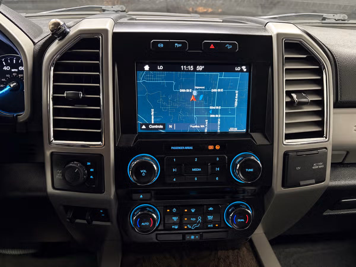 2017 Ford F-350 Super Duty Lariat Crew Cab Image 14