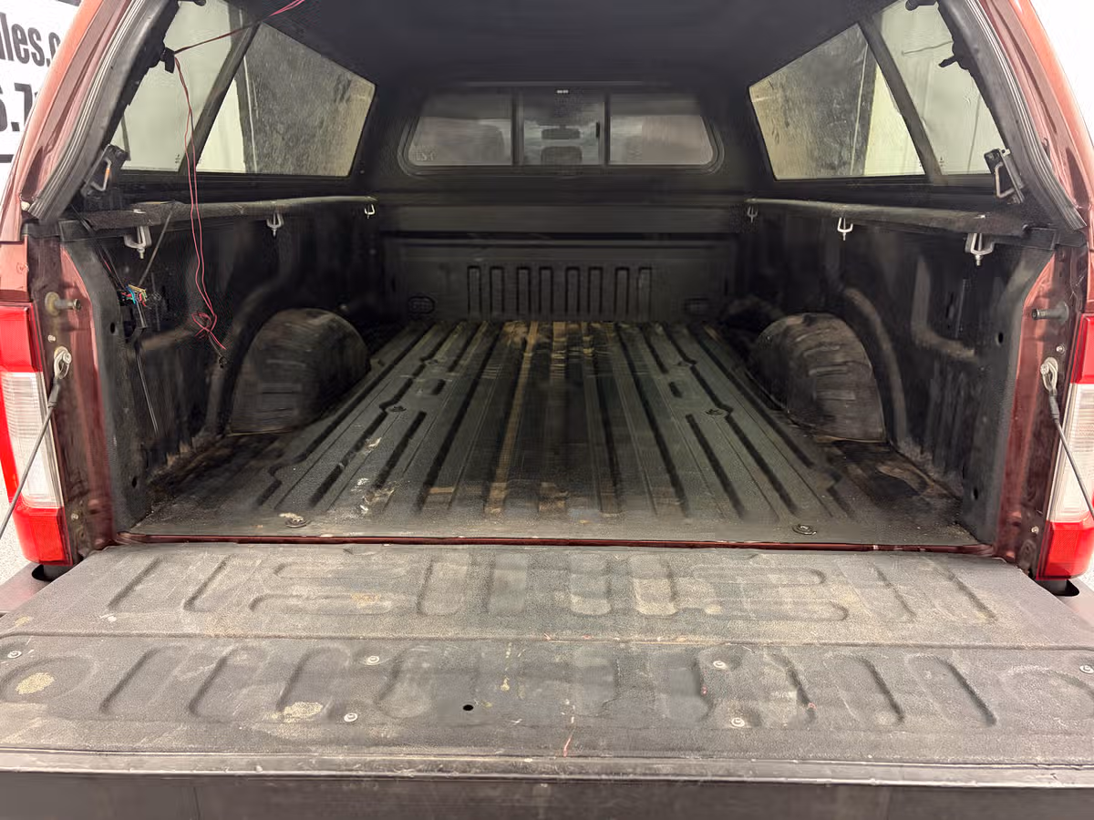 2017 Ford F-350 Super Duty Lariat Crew Cab Image 20