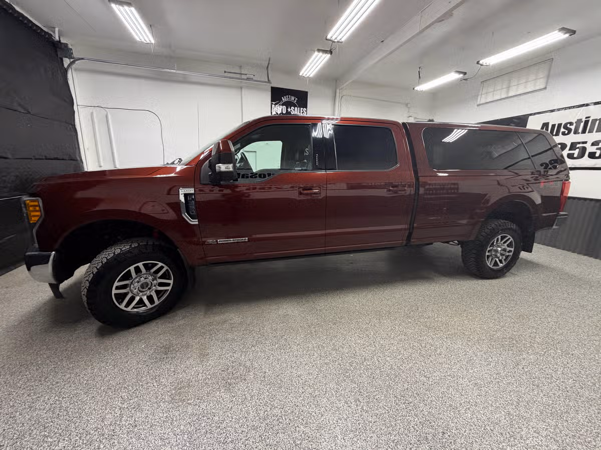 2017 Ford F-350 Super Duty Lariat Crew Cab Image 7