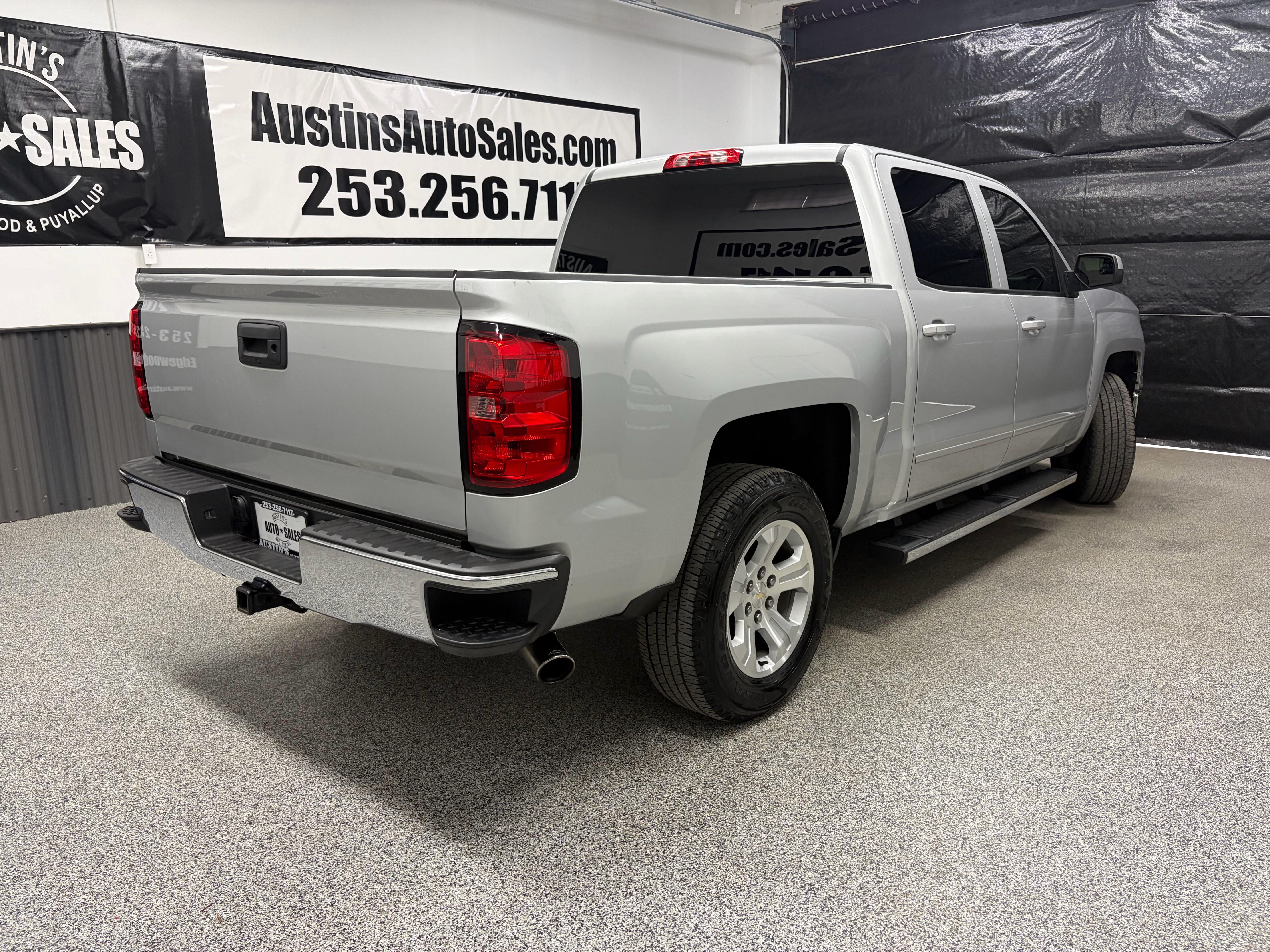 View vehicle photo 3