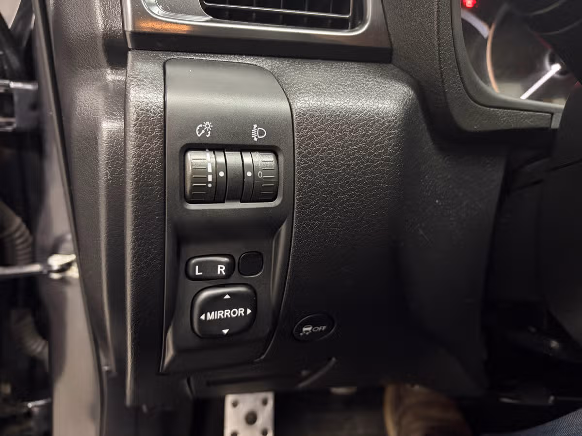 2014 Subaru Impreza WRX Limited Image 16