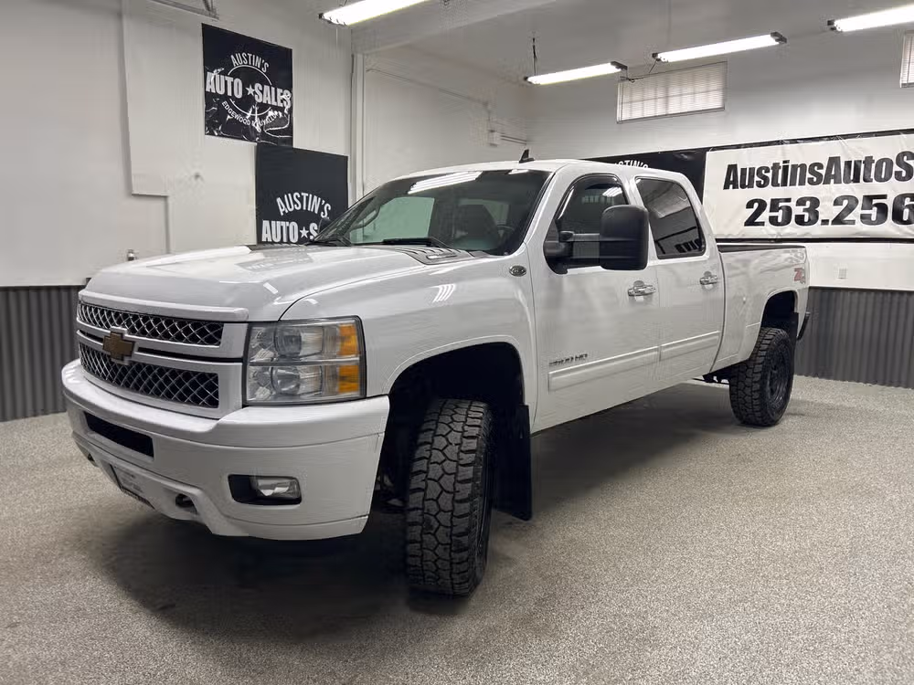 2014 Chevrolet Silverado 2500HD LTZ Crew Cab Lower Image 1
