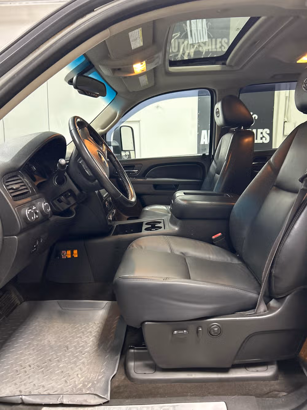 2014 Chevrolet Silverado 2500HD LTZ Crew Cab Image 8