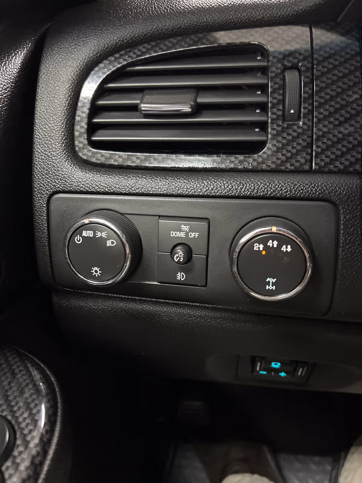 2014 Chevrolet Silverado 2500HD LTZ Crew Cab Image 14