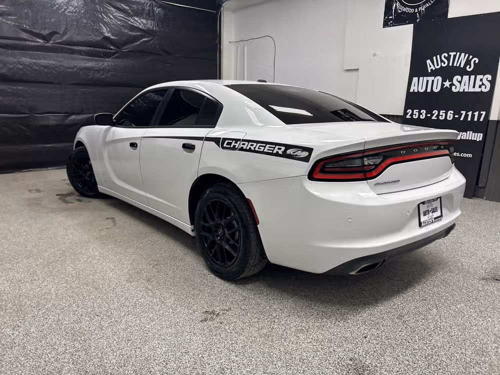 2015 Dodge Charger SE Image 4