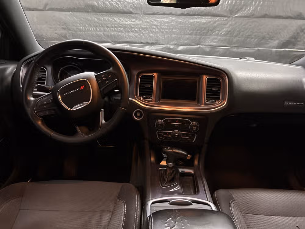 2015 Dodge Charger SE Image 11