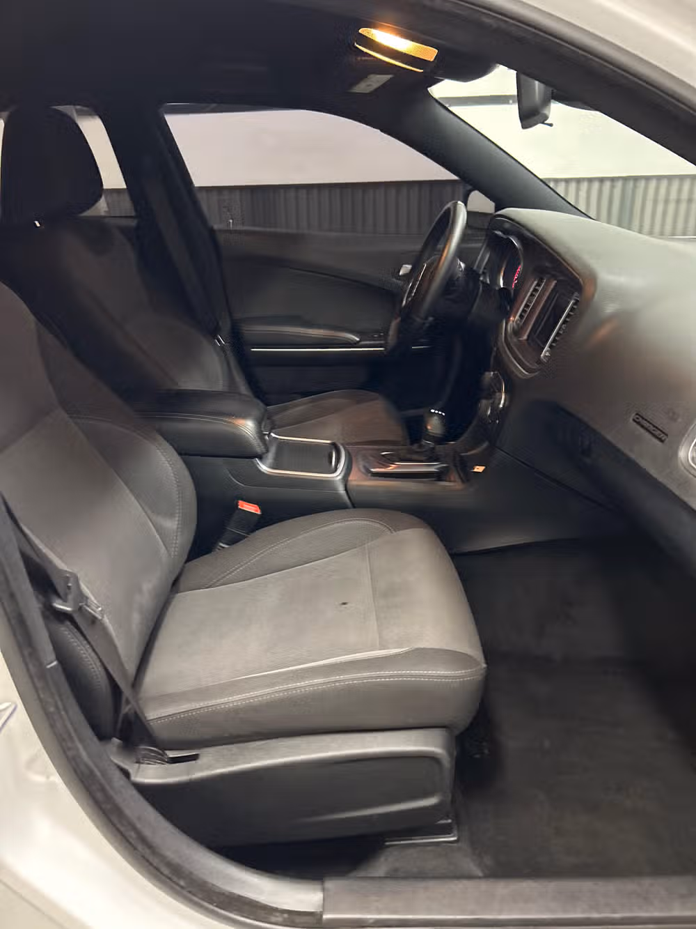 2015 Dodge Charger SE Image 13