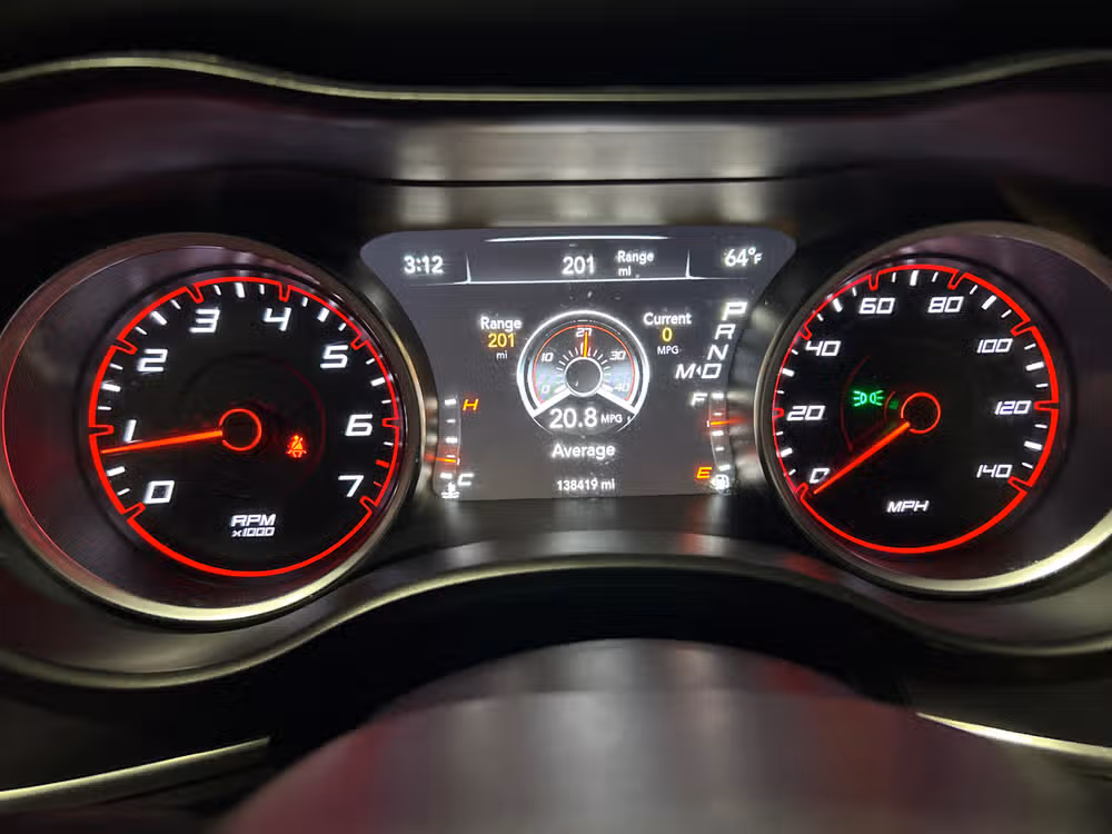 2015 Dodge Charger SE Image 16