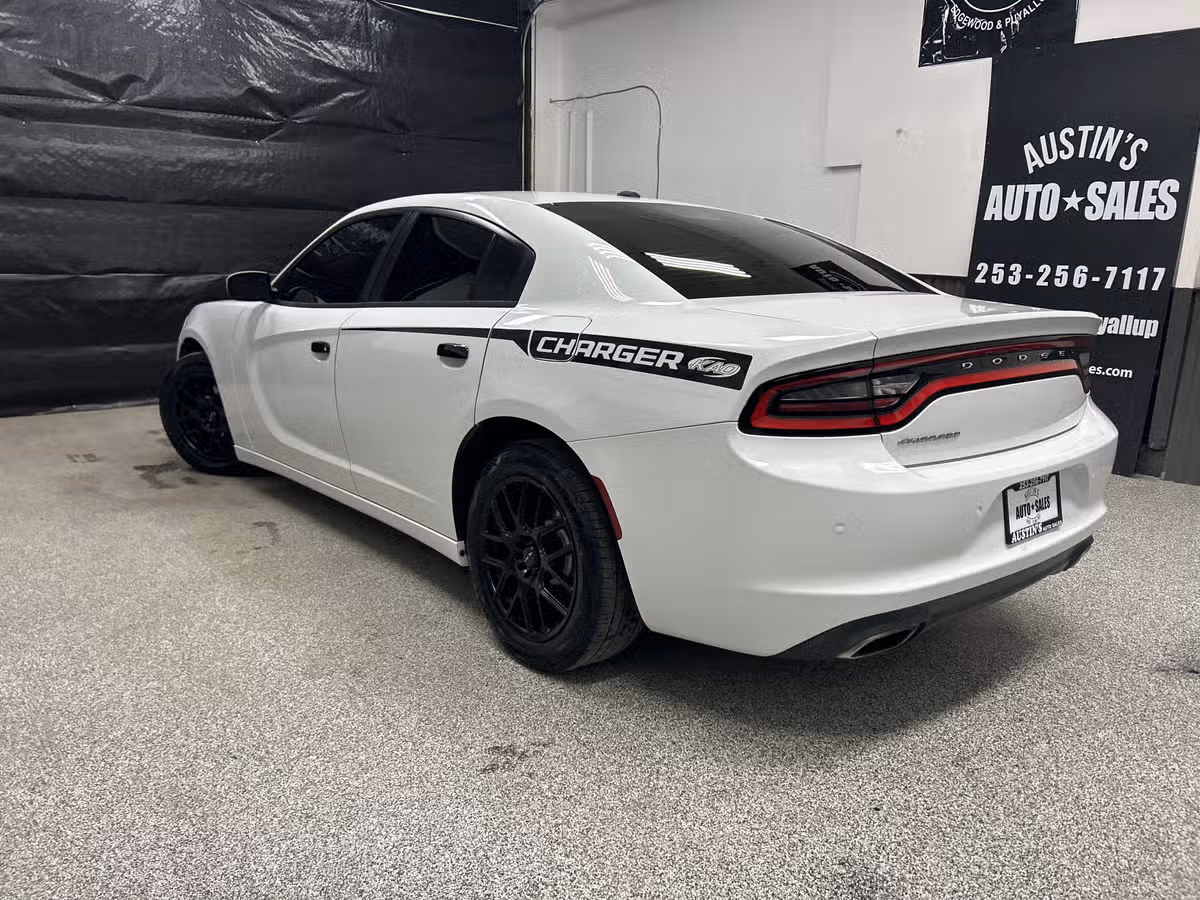 2015 Dodge Charger SE Image 4