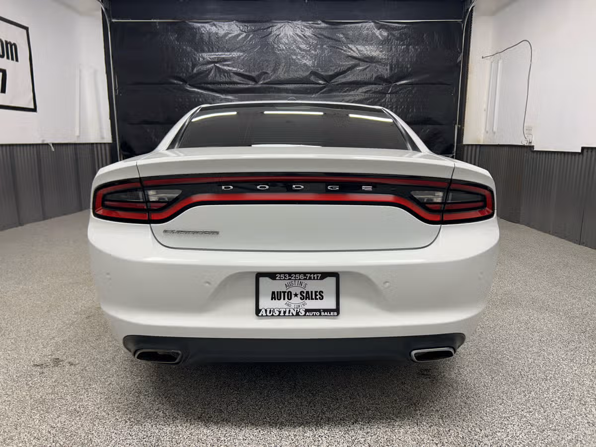 2015 Dodge Charger SE Image 5