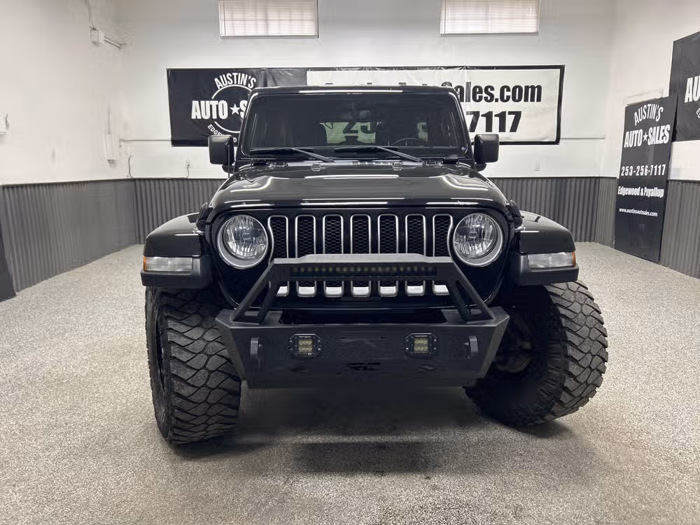 2020 Jeep Wrangler Unlimited Sahara Image 2