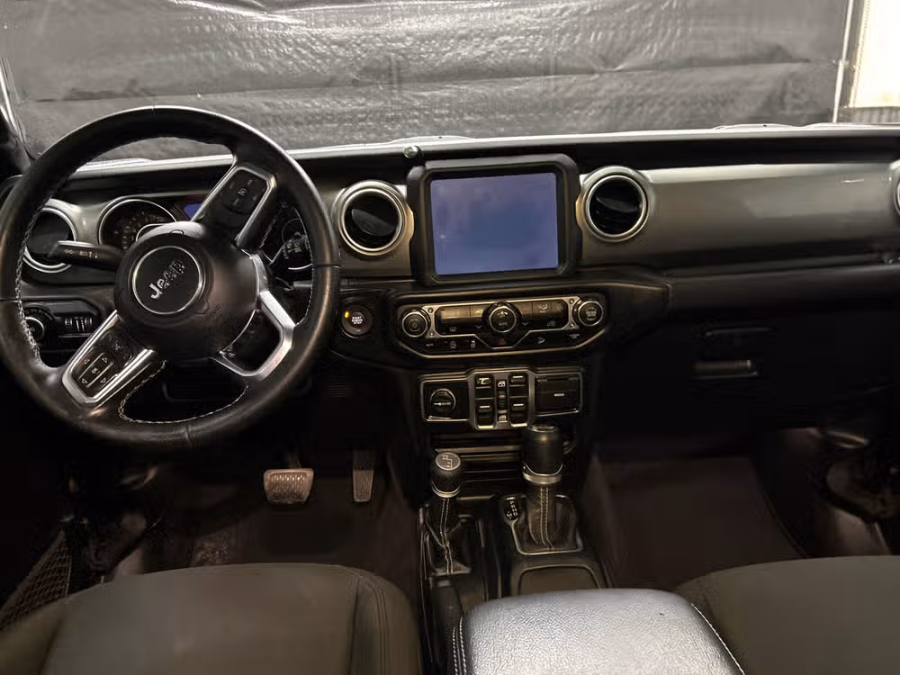 2020 Jeep Wrangler Unlimited Sahara Image 9