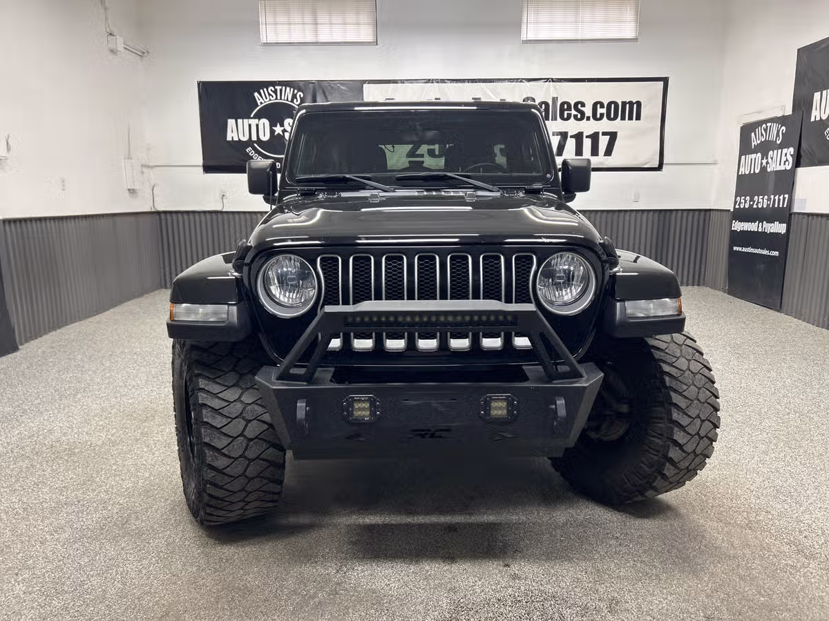 2020 Jeep Wrangler Unlimited Sahara Image 2