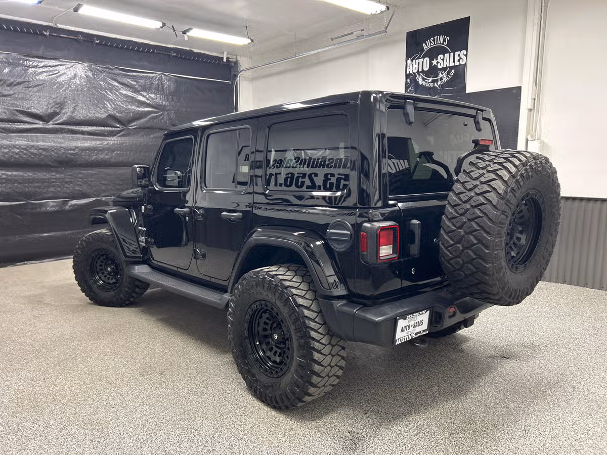 2020 Jeep Wrangler Unlimited Sahara Image 4