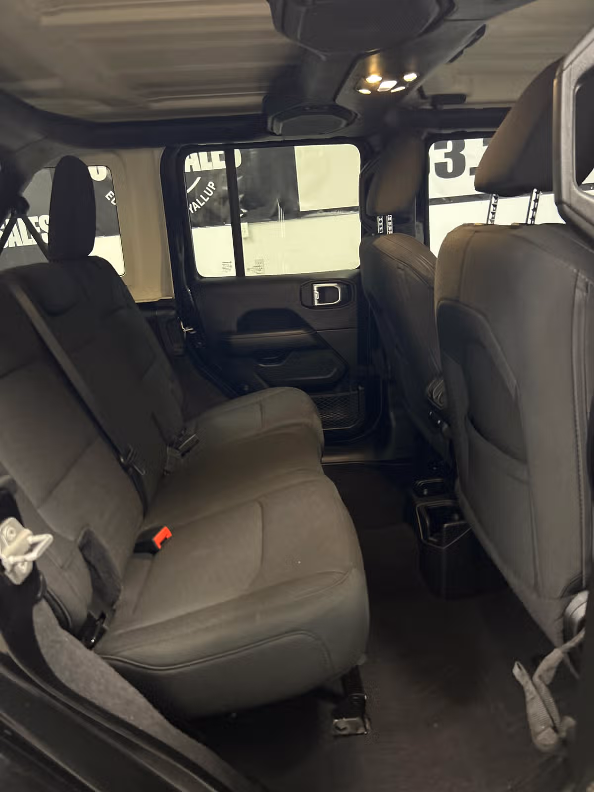 2020 Jeep Wrangler Unlimited Sahara Image 10