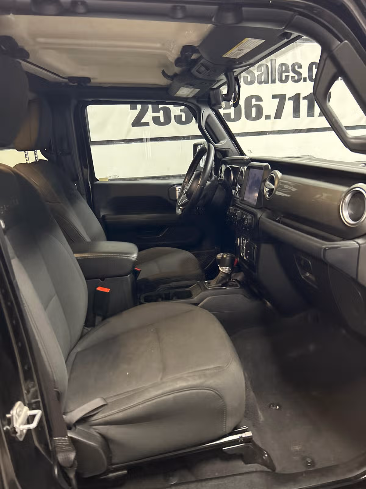 2020 Jeep Wrangler Unlimited Sahara Image 11