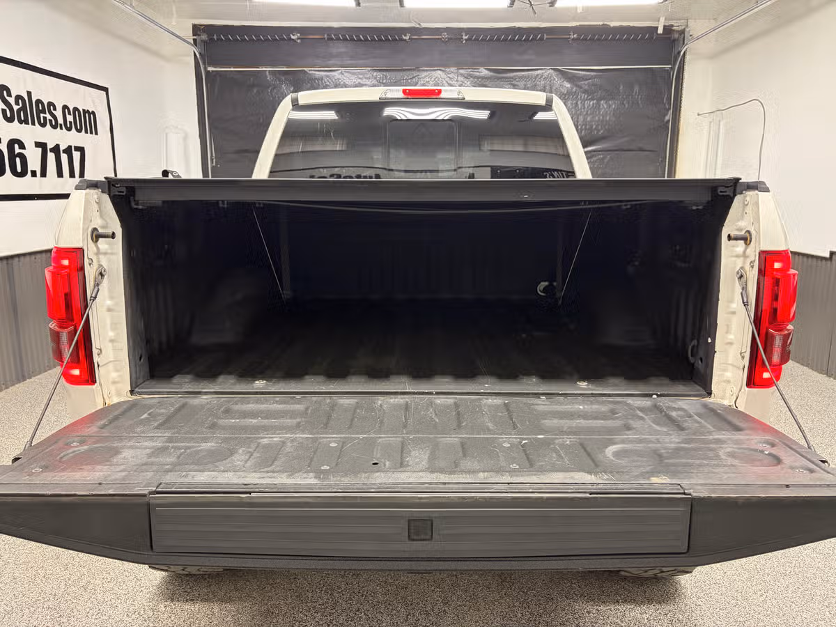 2016 Ford F-150 Limited SuperCrew Image 23