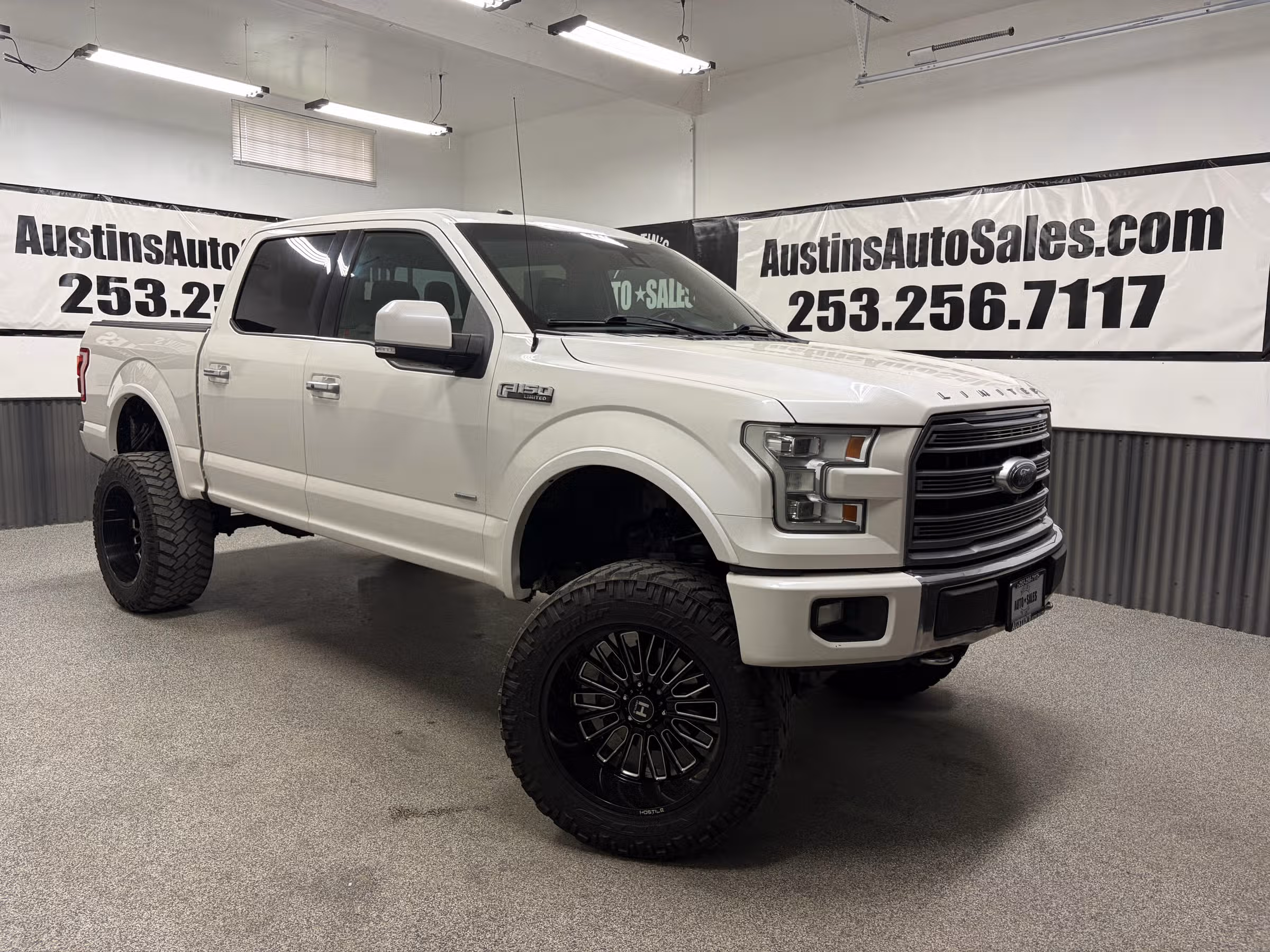 2016 Ford F-150 Limited SuperCrew Image 1