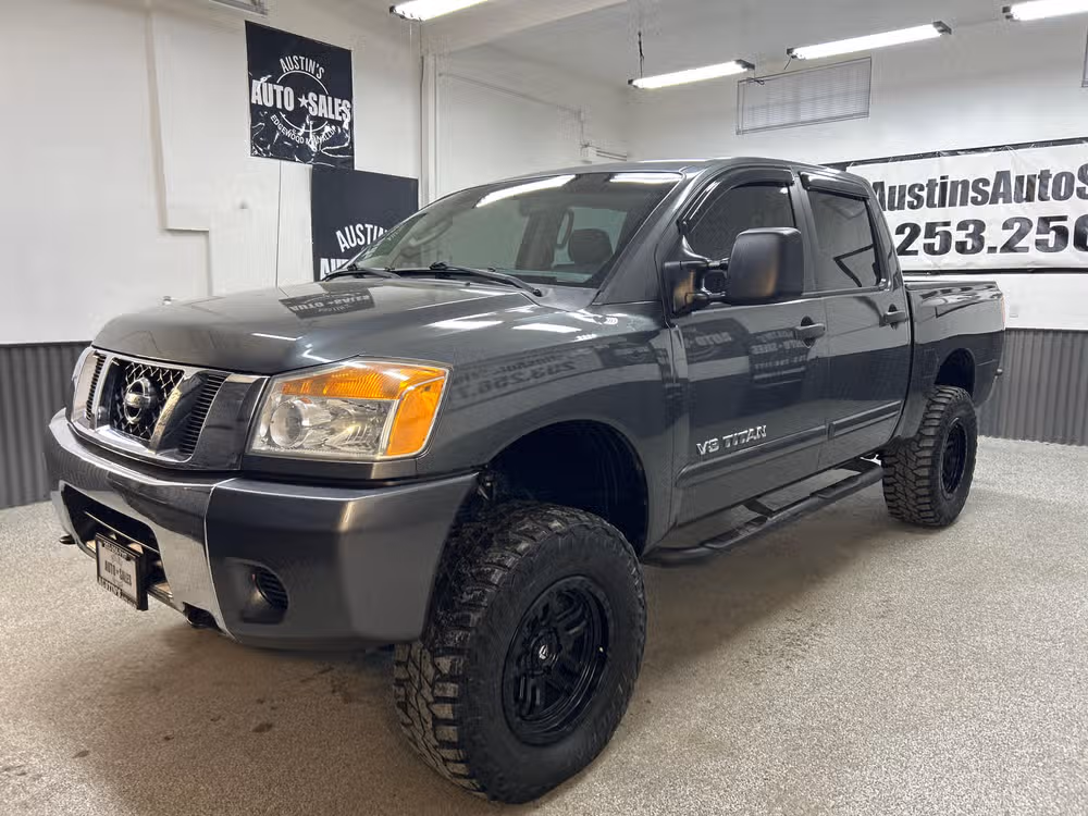 2008 Nissan Titan SE Crew Cab Lower Image 1