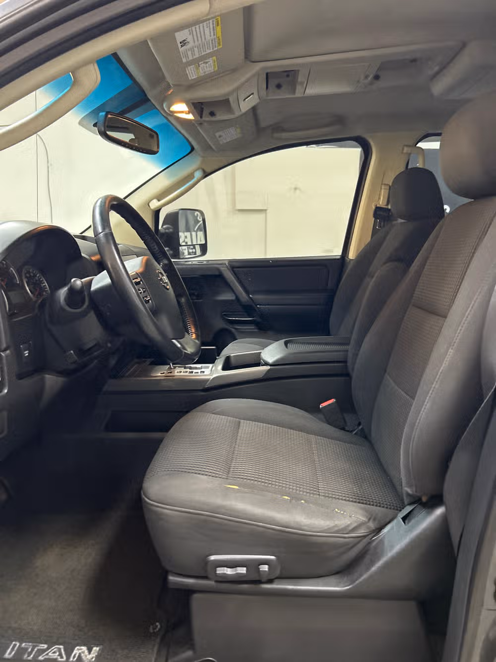 2008 Nissan Titan SE Crew Cab Image 8