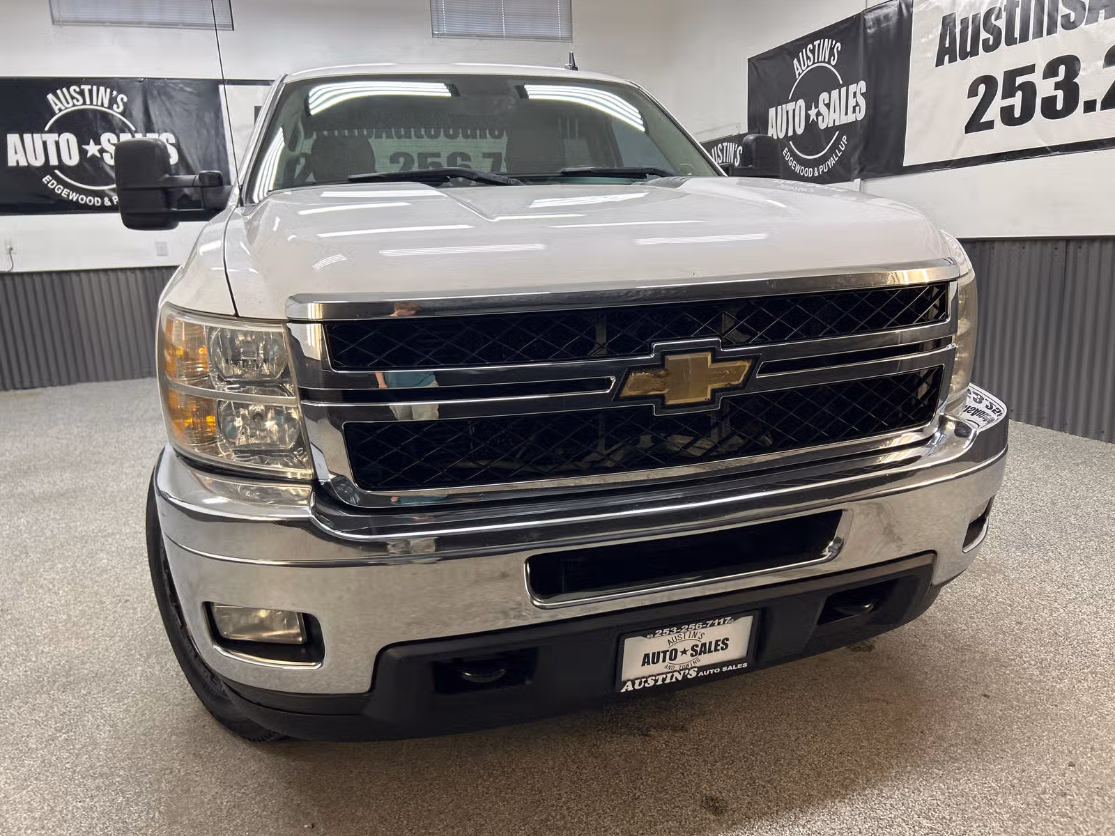 2011 Chevrolet Silverado 2500HD LTZ Crew Cab Upper Image 2