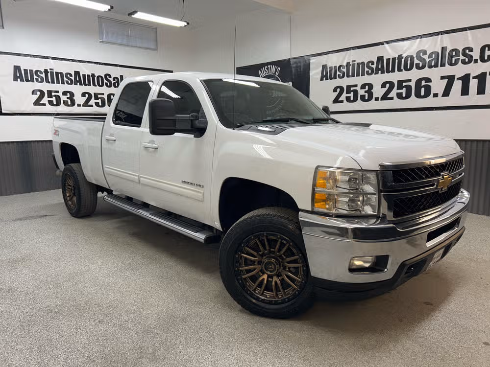 11801 - 2011 Chevrolet Silverado 2500HD LTZ Crew Cab