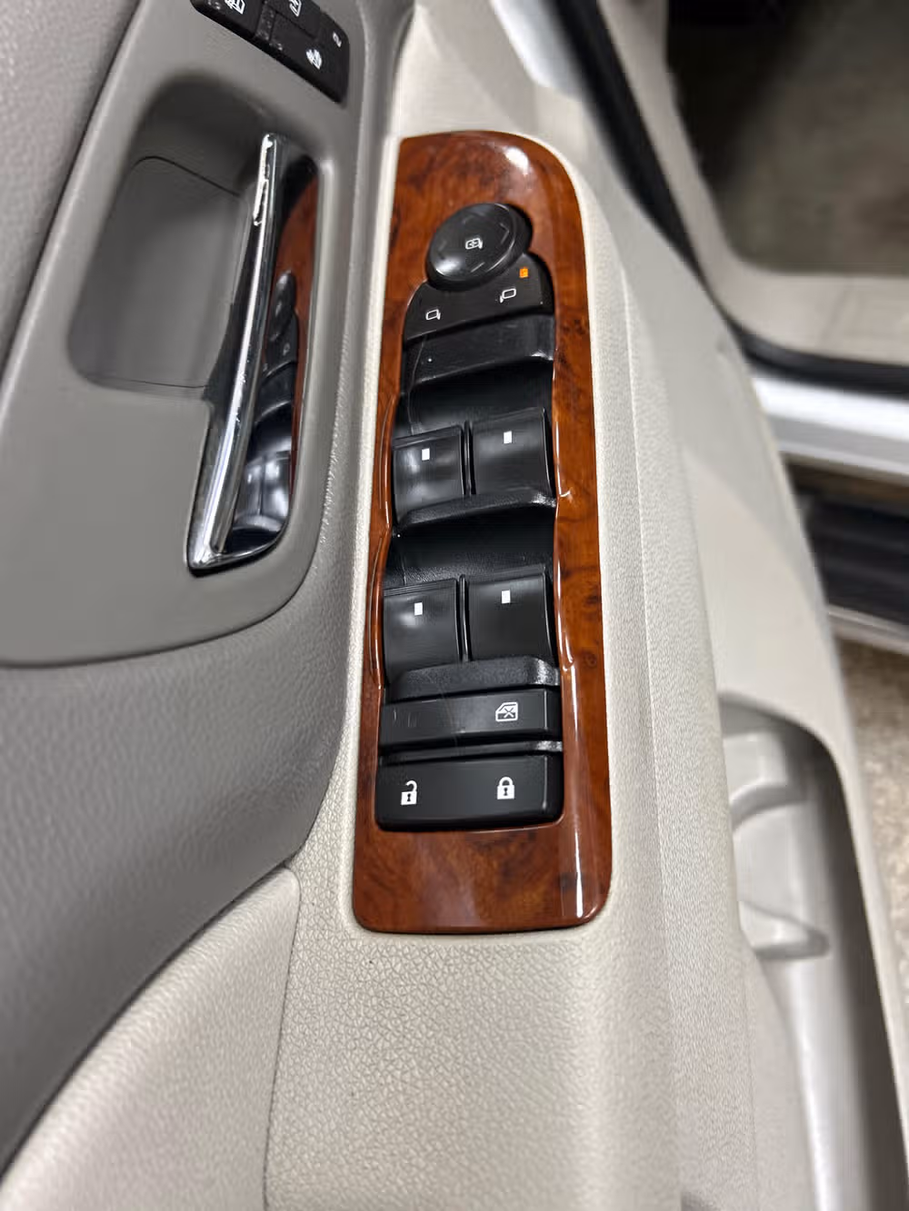2011 Chevrolet Silverado 2500HD LTZ Crew Cab Image 10