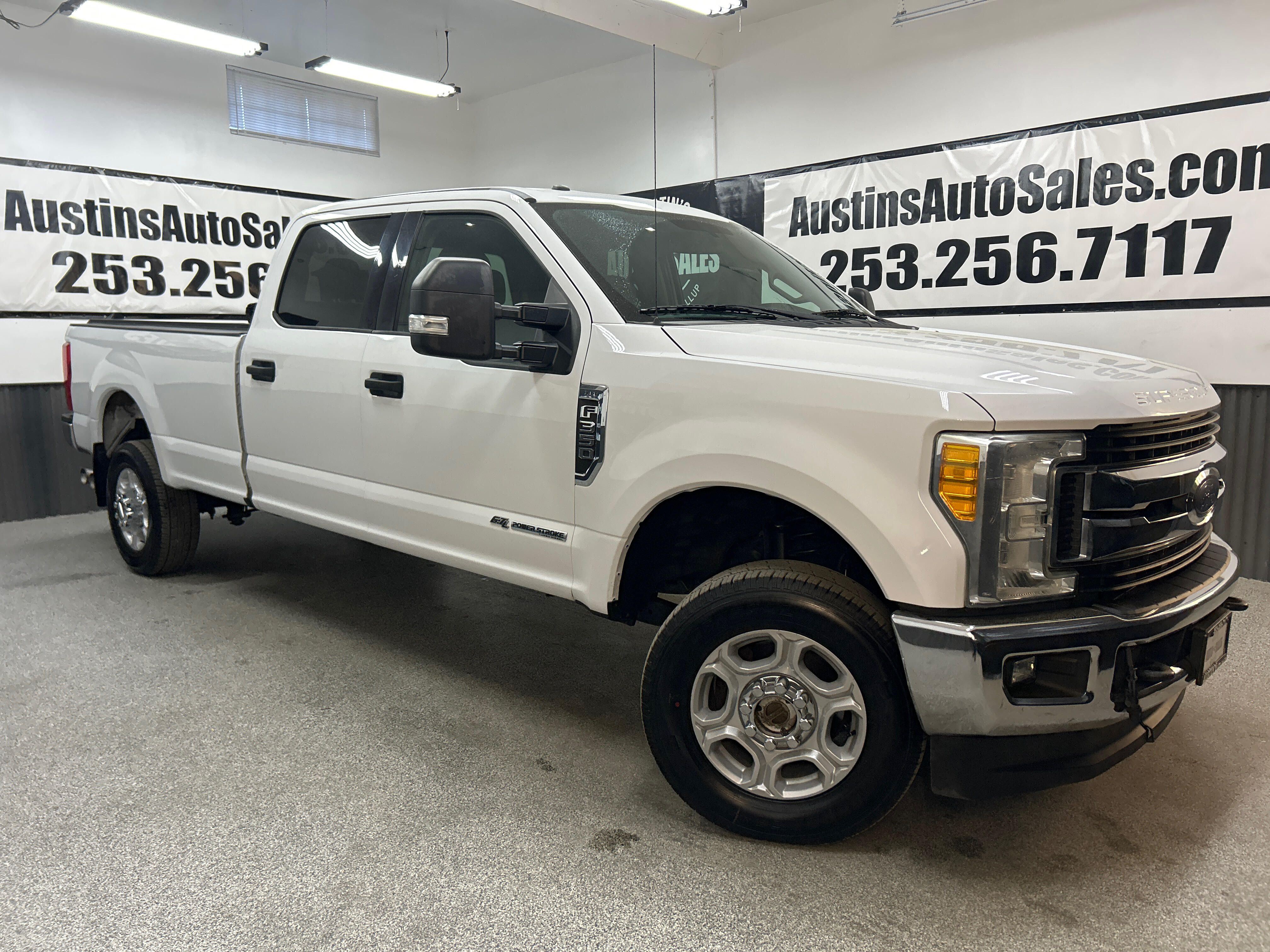2017 Ford F-350 XLT 4x4 Crew Cab 176 in SRW's photo