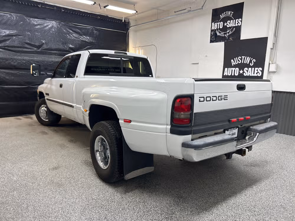 2001 Dodge Ram 3500 SLT Plus Quad Cab Lower Image 2