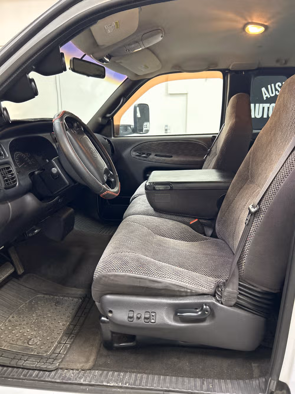 2001 Dodge Ram 3500 SLT Plus Quad Cab Image 8