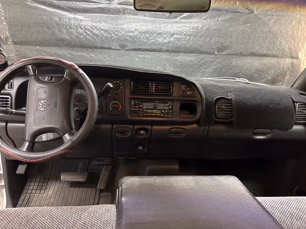 2001 Dodge Ram 3500 SLT Plus Quad Cab Image 11