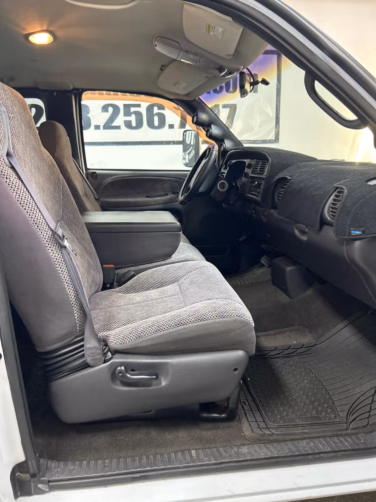 2001 Dodge Ram 3500 SLT Plus Quad Cab Image 12
