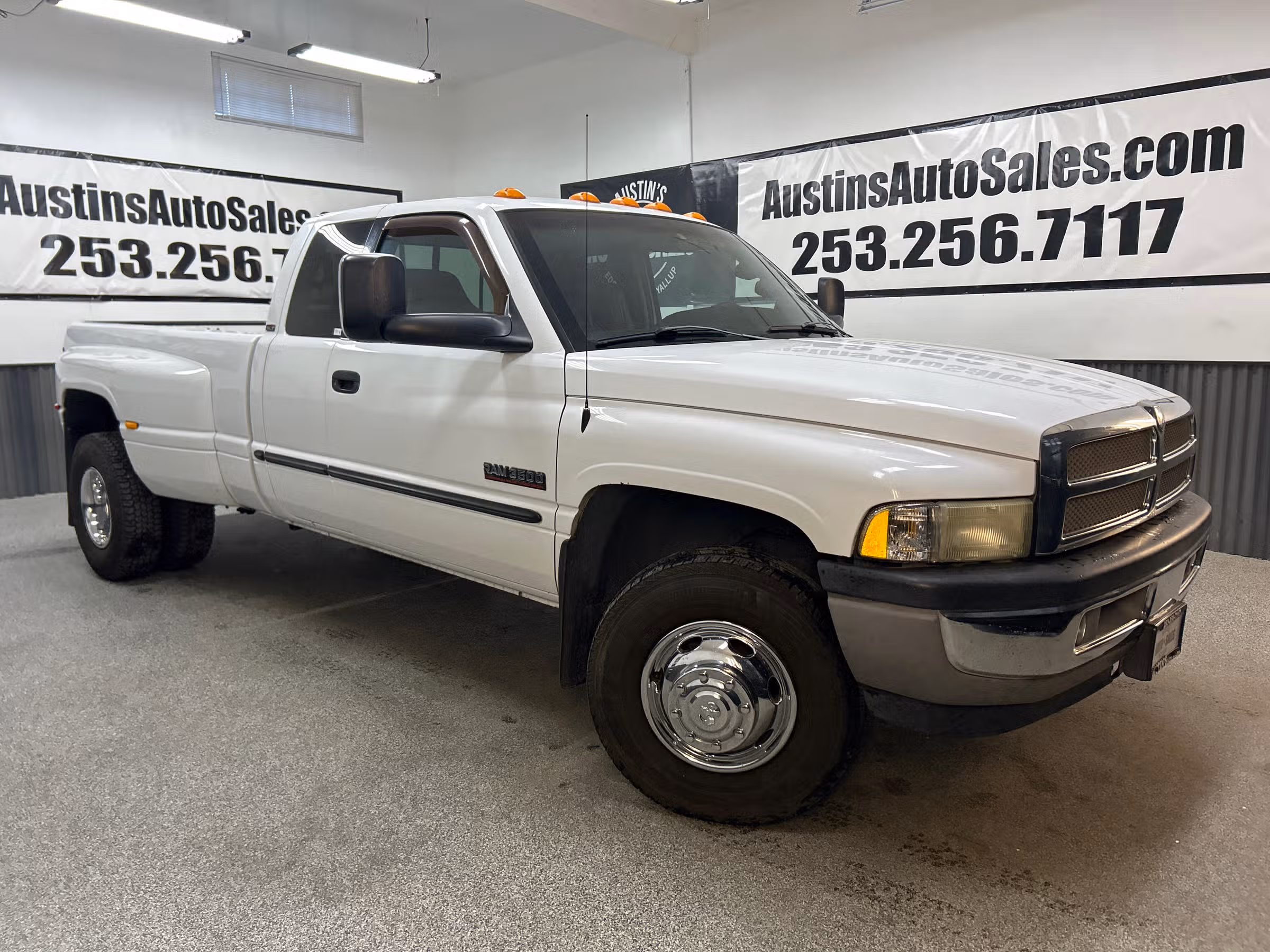 2001 Dodge Ram 3500 SLT Plus Quad Cab Image 1