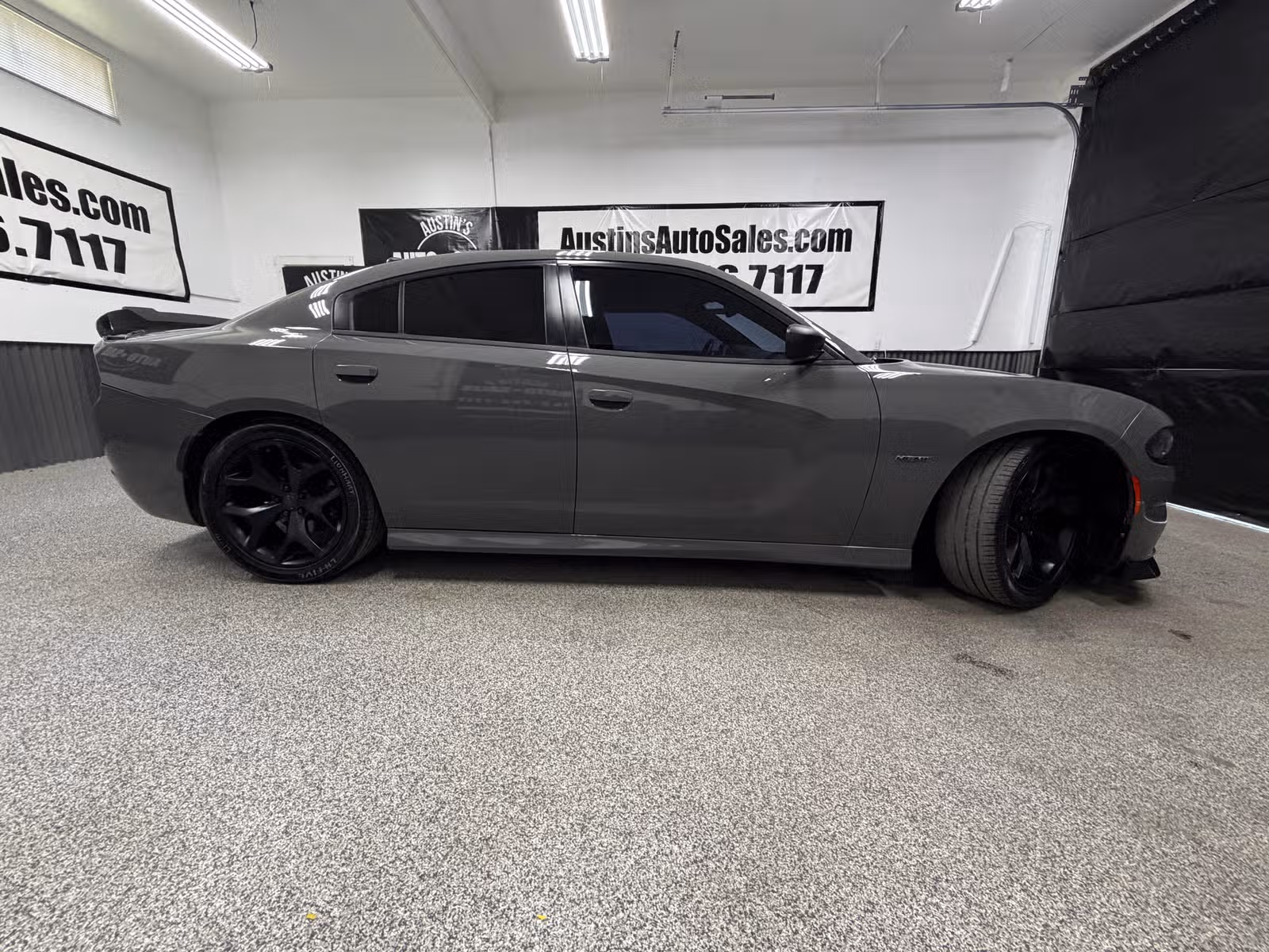 2017 Dodge Charger R/T Upper Image 2