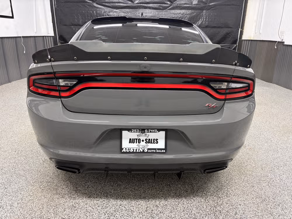 2017 Dodge Charger R/T Image 4