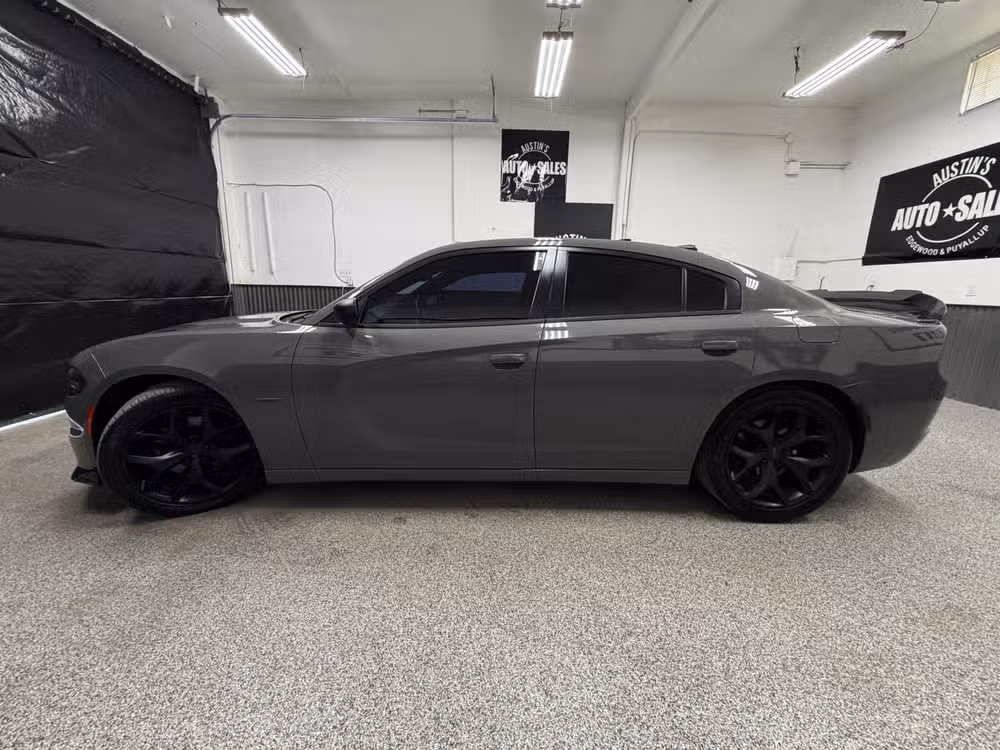 2017 Dodge Charger R/T Image 7