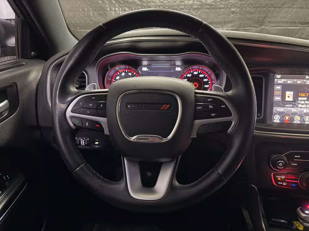 2017 Dodge Charger R/T Image 11