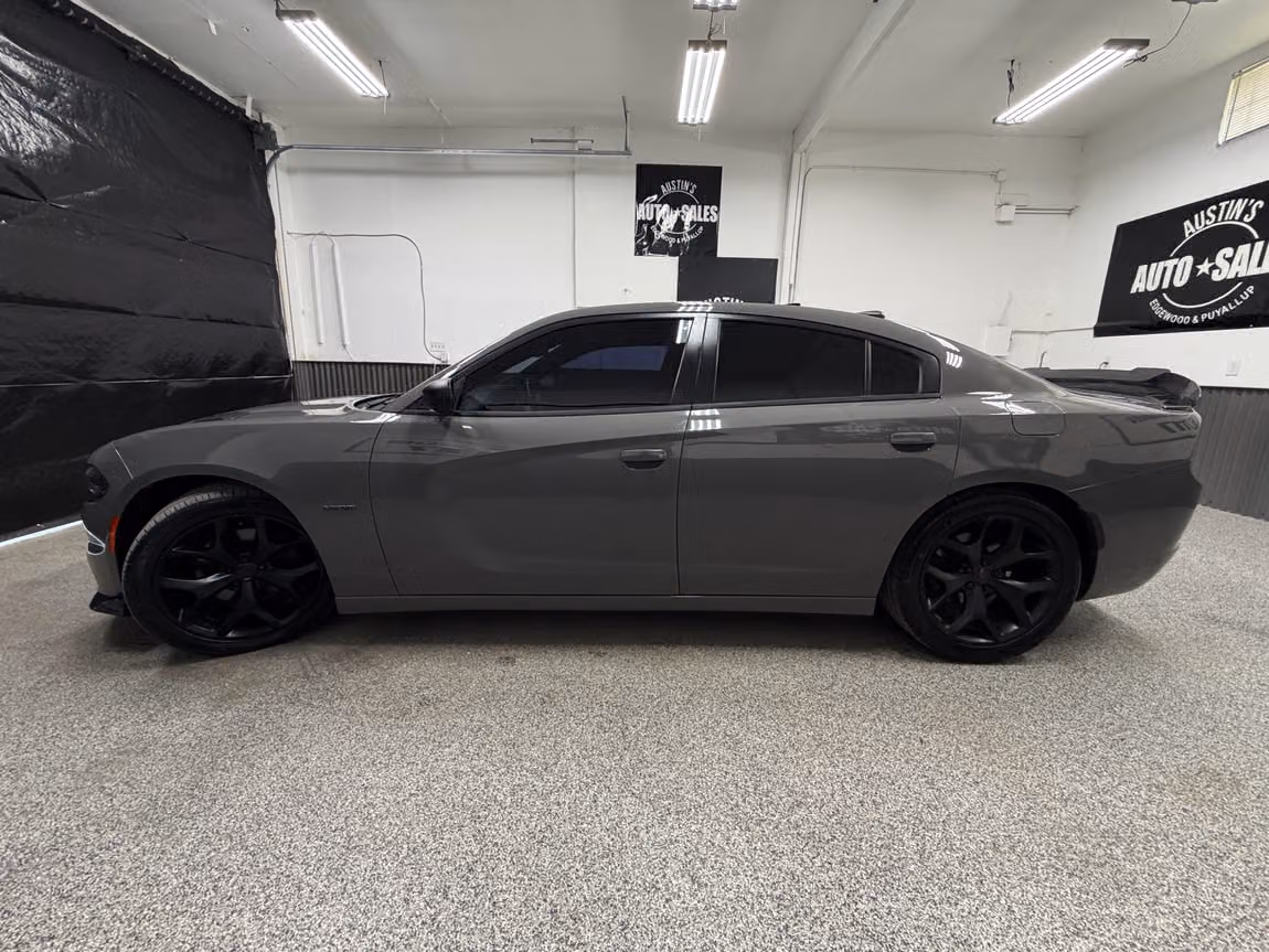 2017 Dodge Charger R/T Image 7