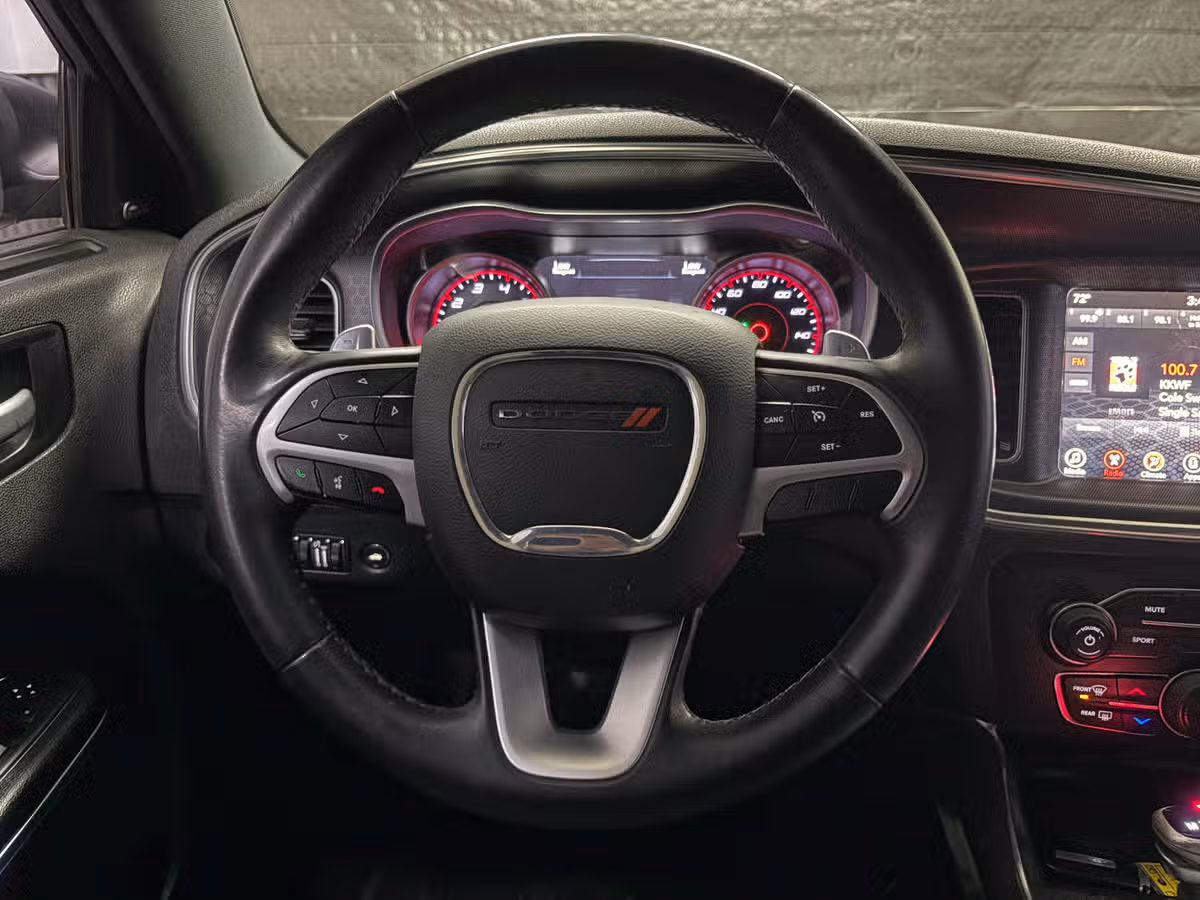 2017 Dodge Charger R/T Image 11