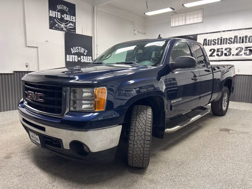 2010 GMC Sierra 1500 SLT Extended Cab Lower Image 1