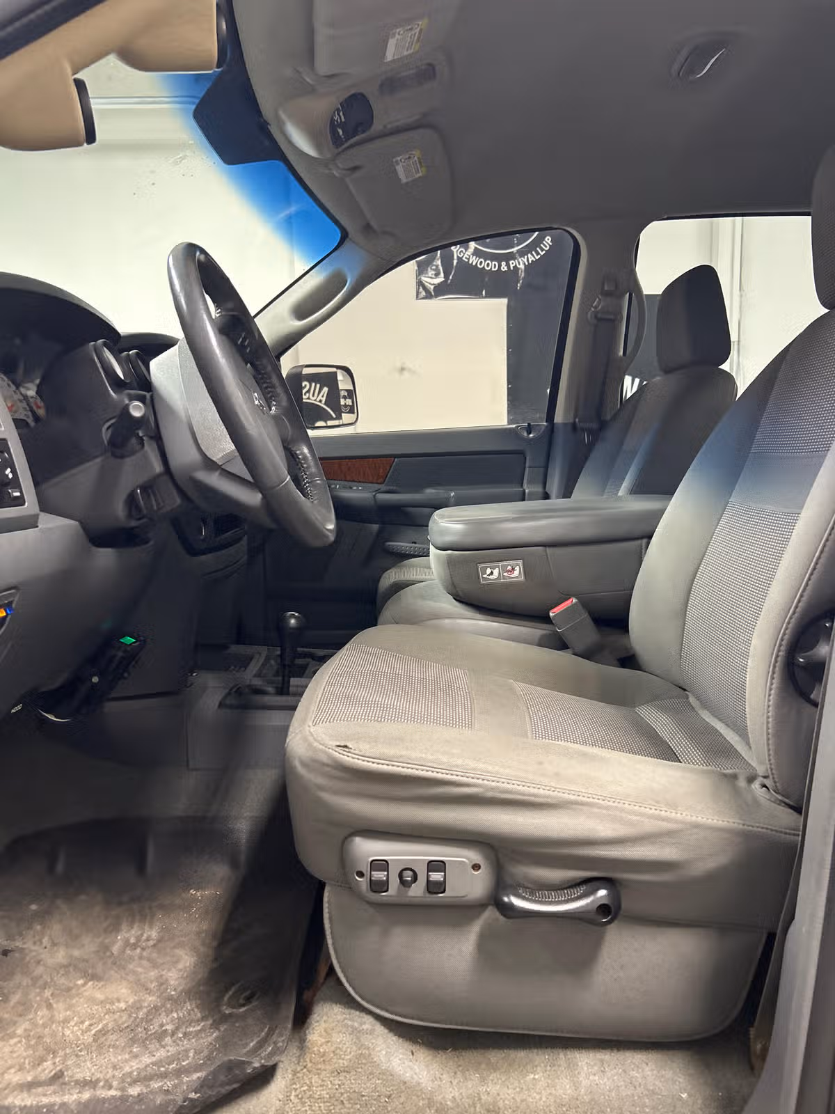 2006 Dodge Ram 2500 SLT Quad Cab Image 8