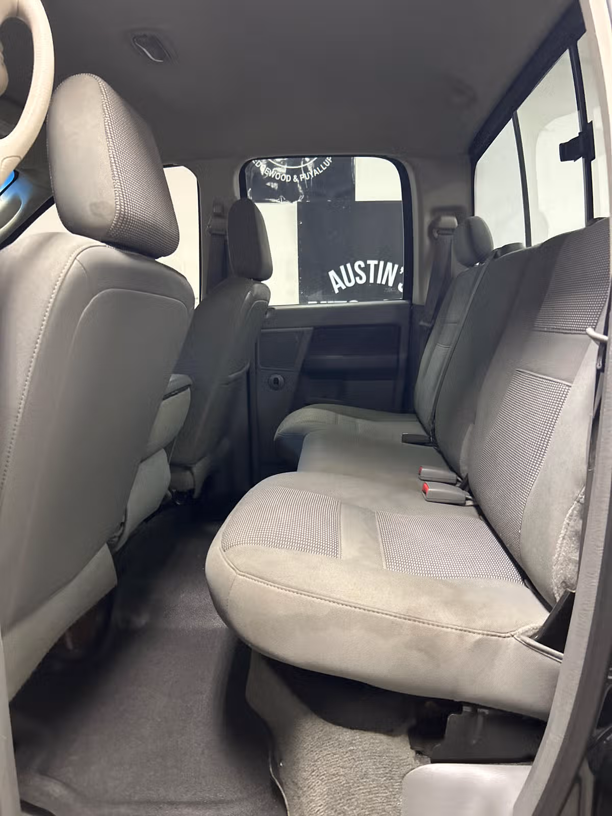 2006 Dodge Ram 2500 SLT Quad Cab Image 10